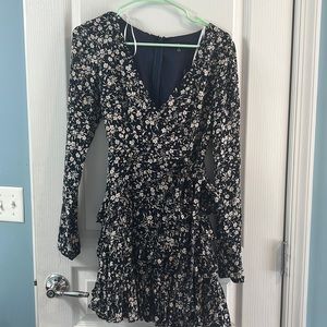 Lulus floral long sleeve wrap dress. Size small. Never worn. NWT